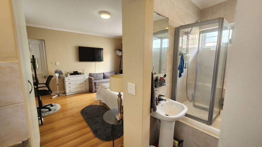 To Let 0 Bedroom Property for Rent in Sea Point Western Cape